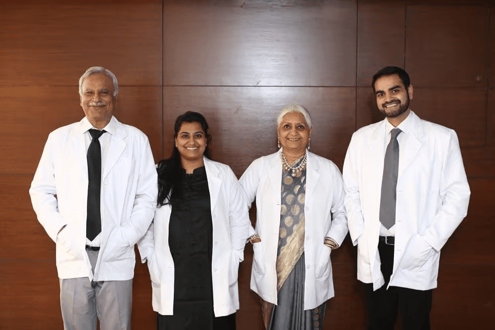 Dr. Dangs Lab Central Lab team family photo